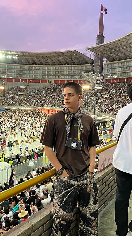 Hugo en el Estadio Nacional de Lima, en un concierto